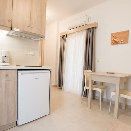 Porfyris Studios And Apartments Карпатос Екстериор снимка