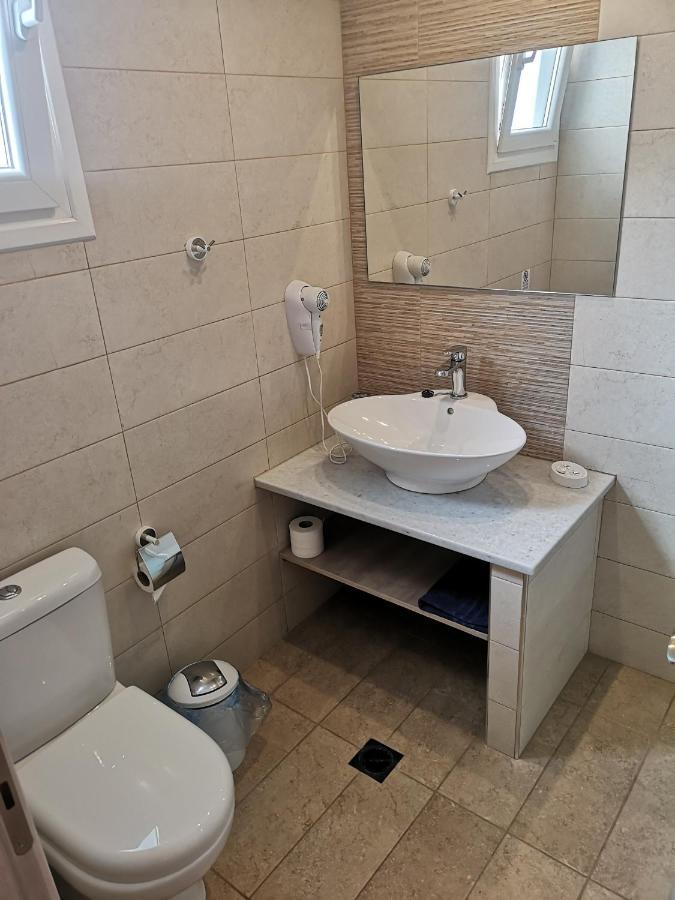Porfyris Studios And Apartments Карпатос Екстериор снимка