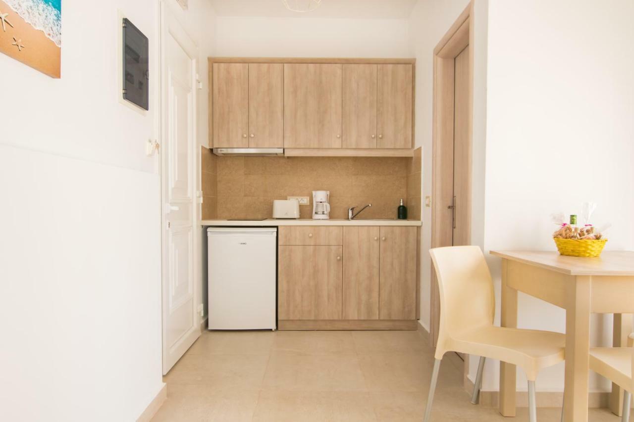 Porfyris Studios And Apartments Карпатос Екстериор снимка